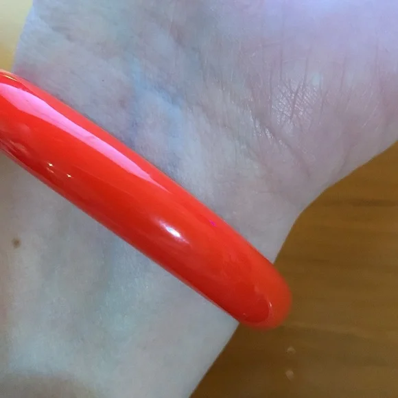 Red bangle bracelet* - Picture 3 of 6